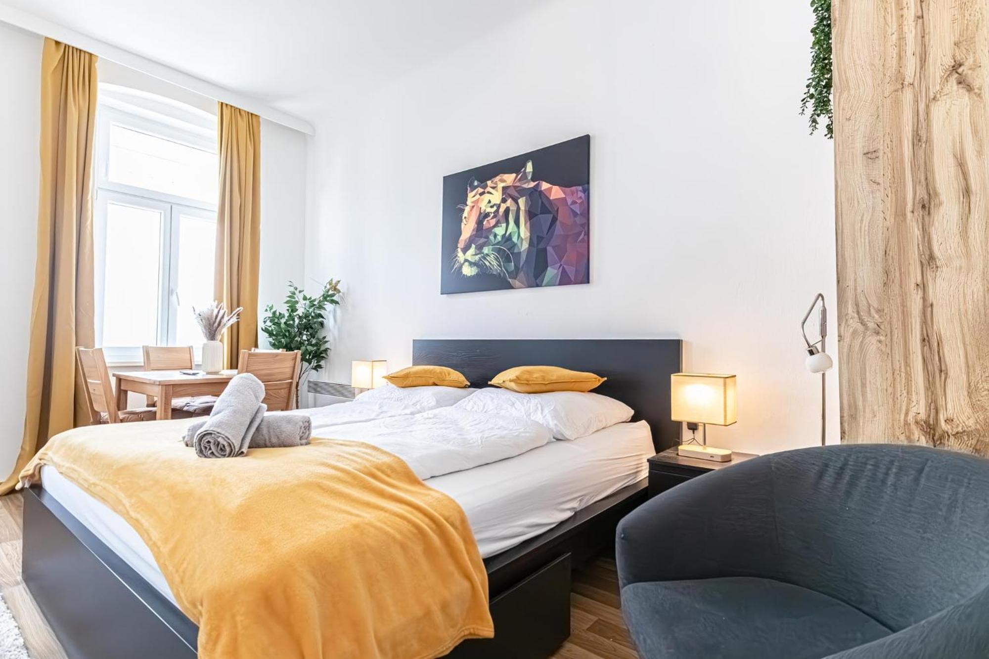 Апартаменты Explore Vienna: 1Br Retreat Near Westbahnhof Экстерьер фото