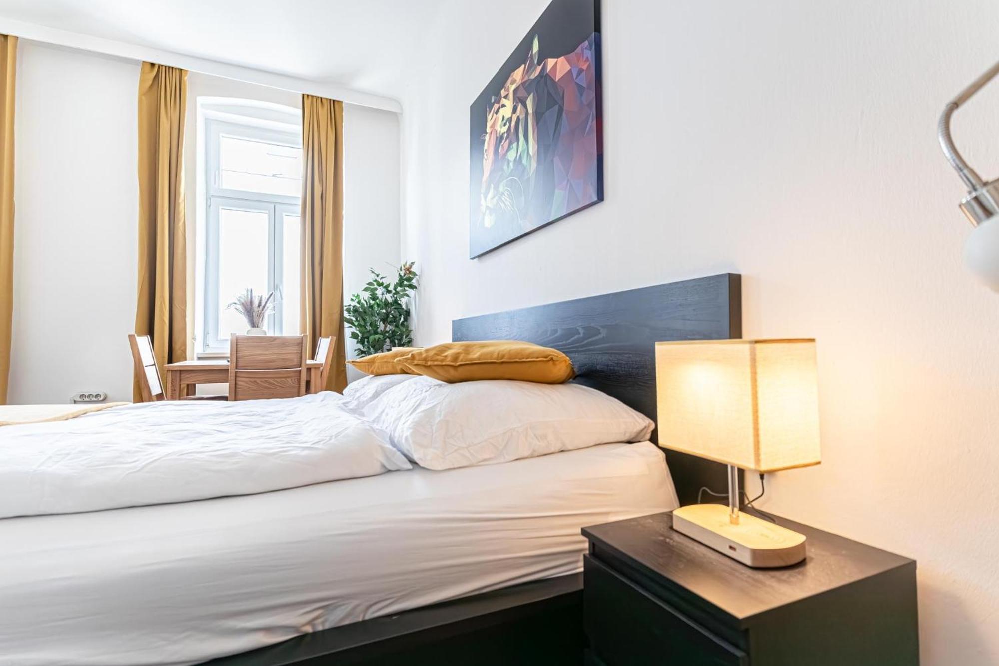 Апартаменты Explore Vienna: 1Br Retreat Near Westbahnhof Экстерьер фото